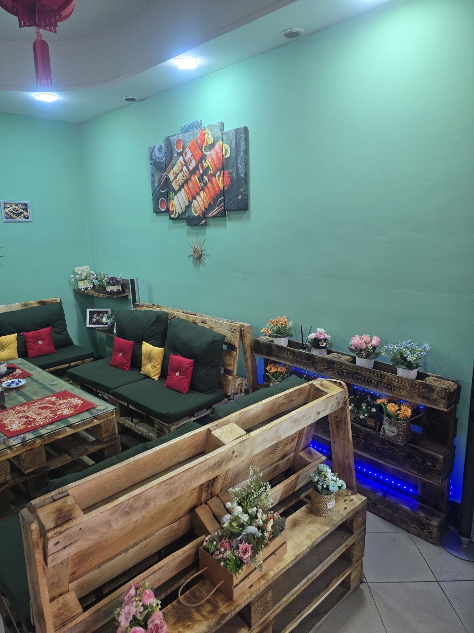 Sushi King interior